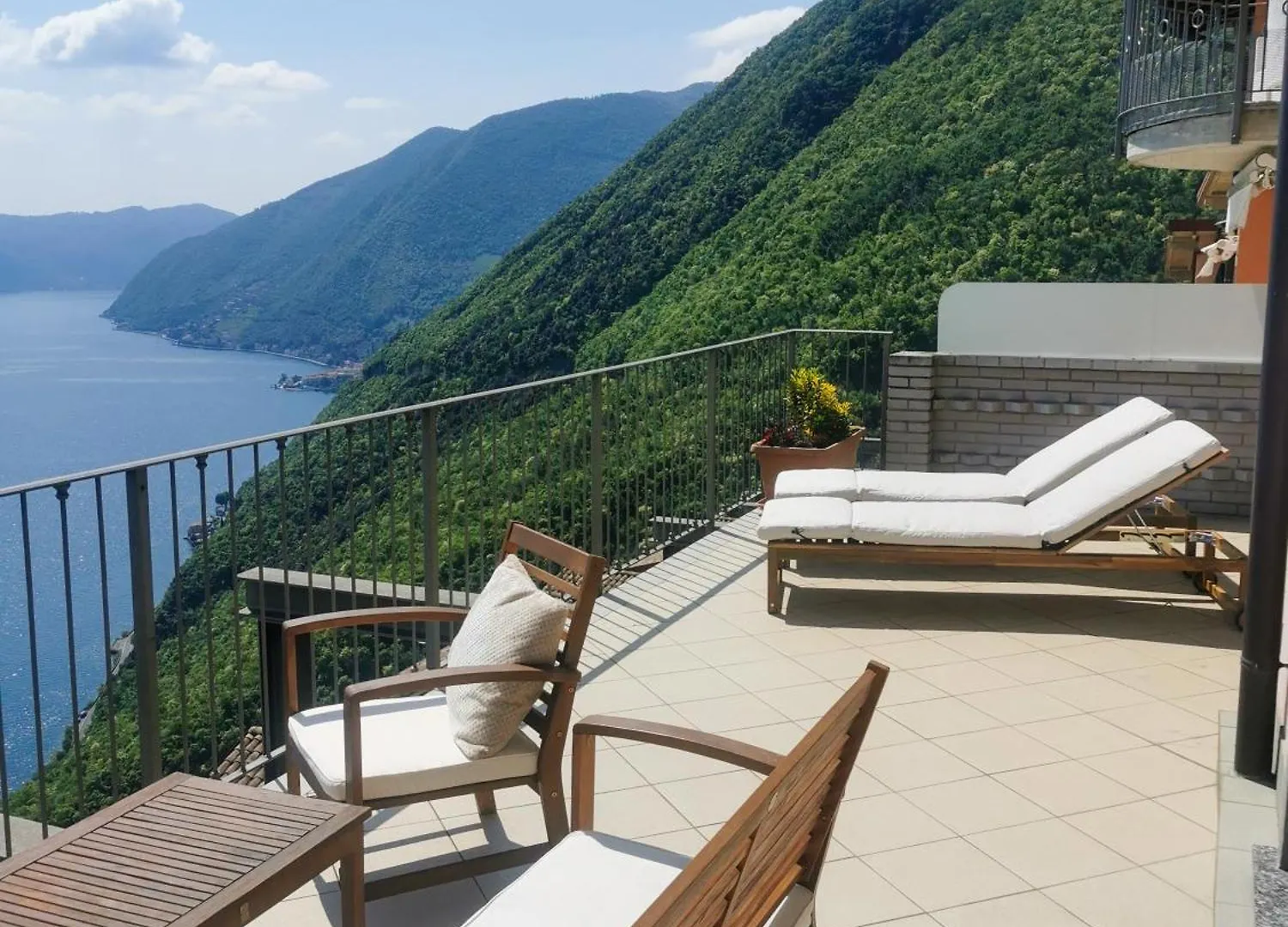 Lago & Sole Parzanica 0*,  Италия